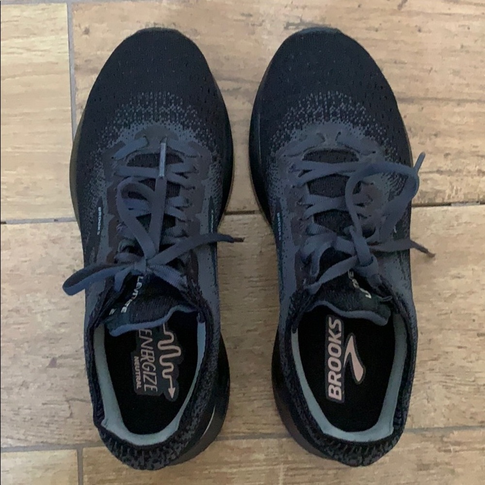 BROOKS SNEAKERS